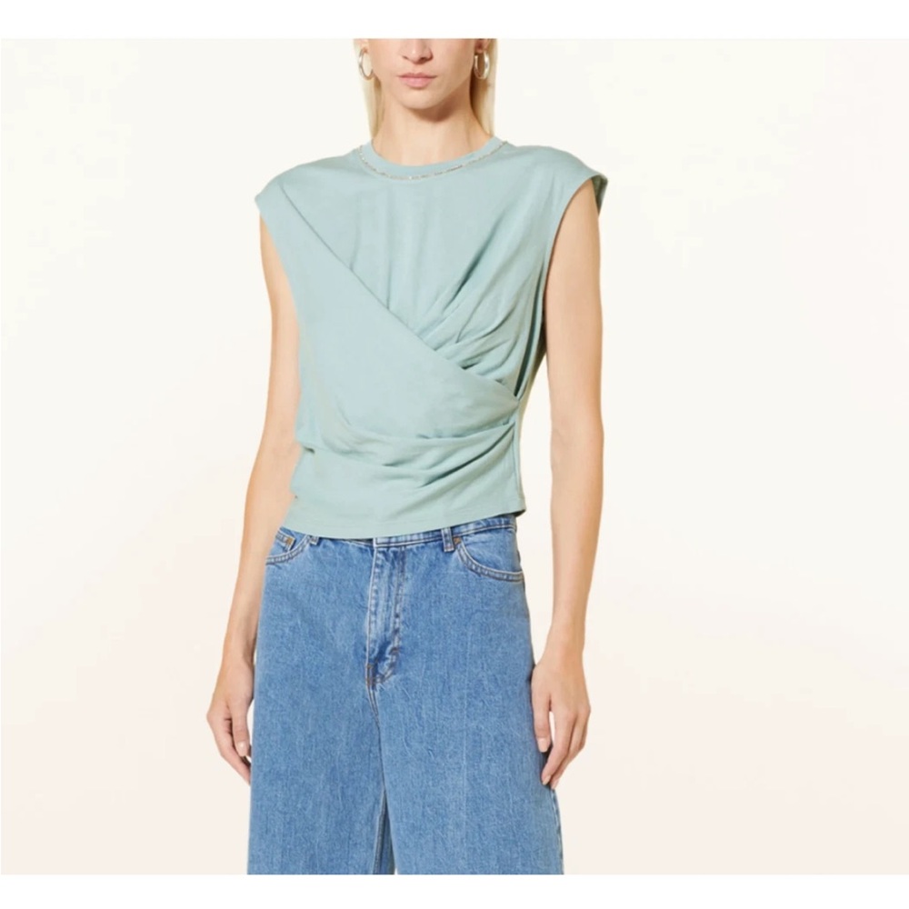 Baum und Pferdgarten Short Sleeve Top in Soft Green